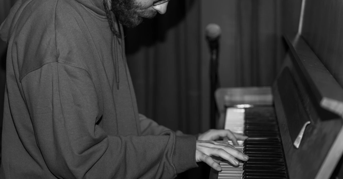 Hats Off!–Lukács Márton (Live set)
