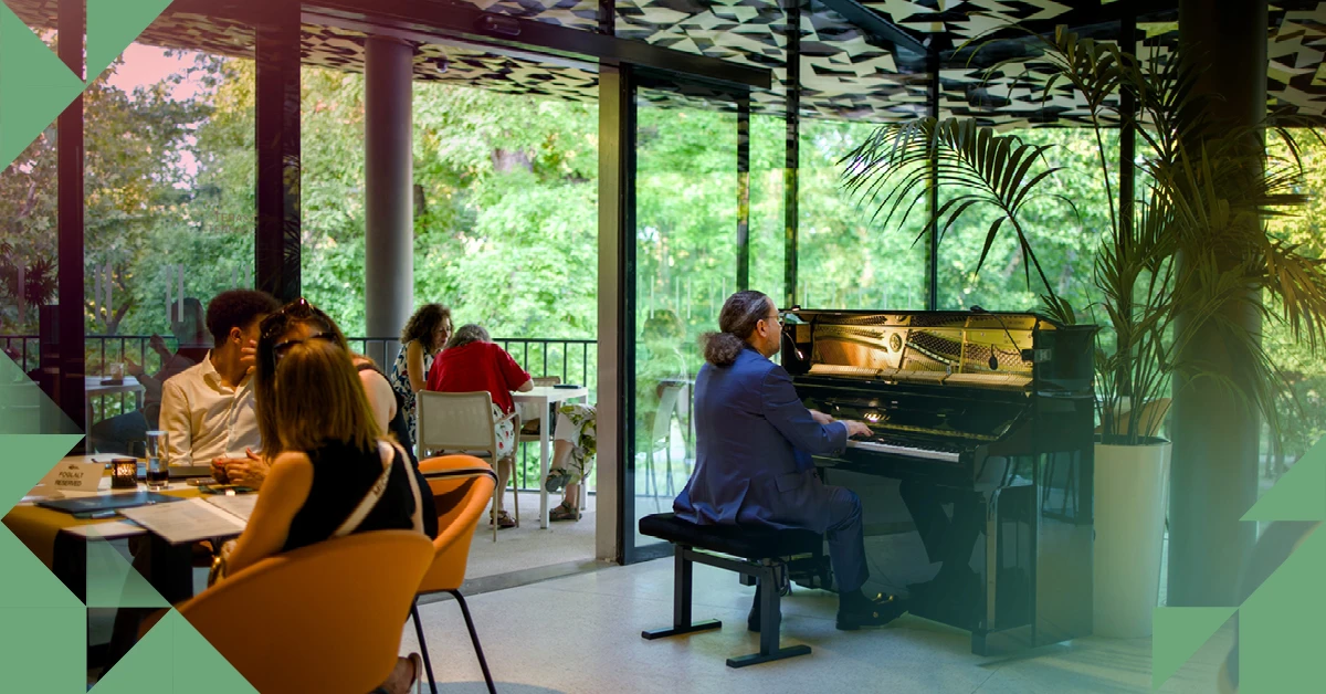 Piano Bar Night