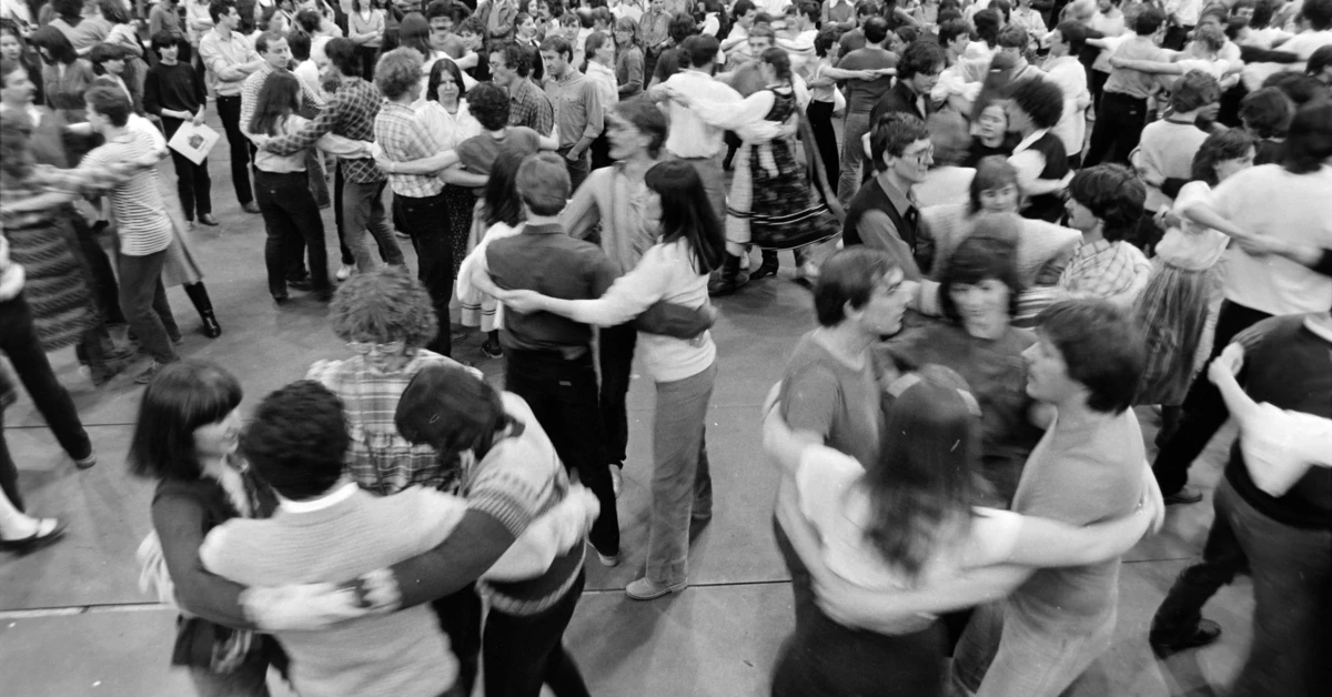 A táncházmozgalomhoz való tartozás túlmutat a néptánc és a népzene szeretetén