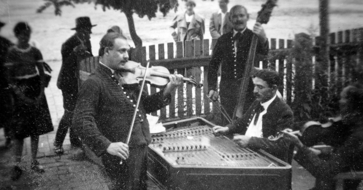 A közép-kelet-európai zenei identitás hangszere