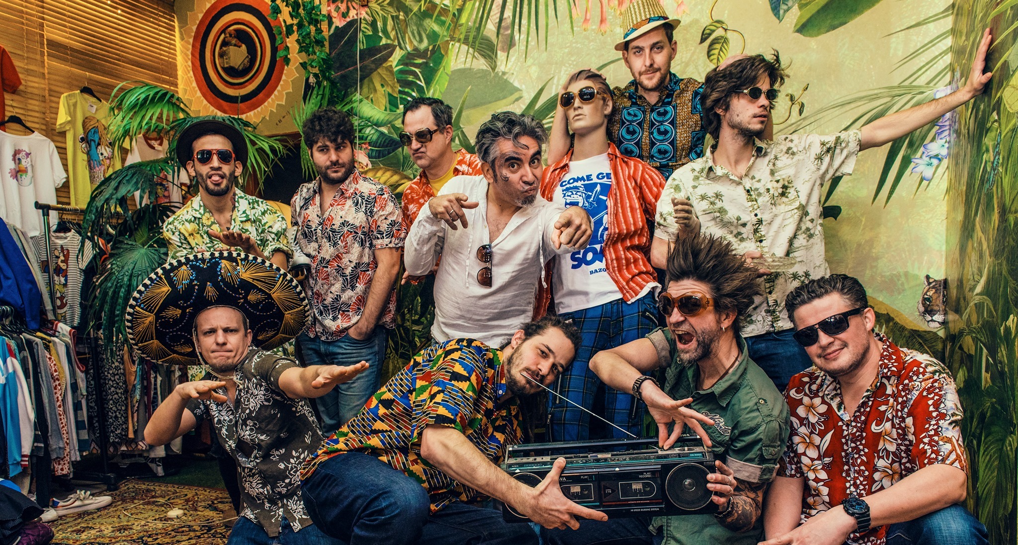Hozd magad dél-amerikai fesztiválhangulatba a Los Orangutanes frontemberének cumbia-kedvenceivel!